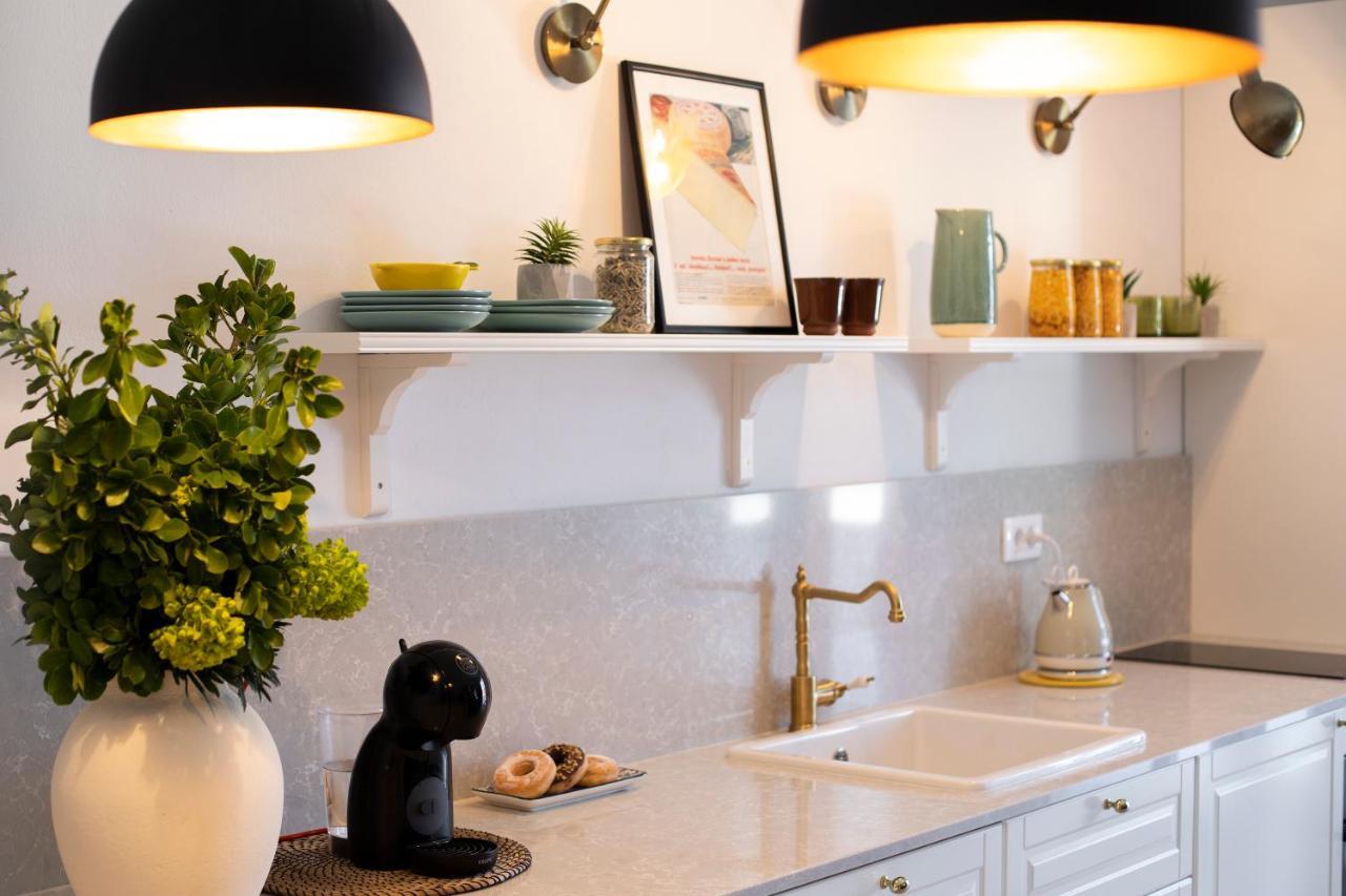 Apartman Luri Sutivan Eksteriør billede