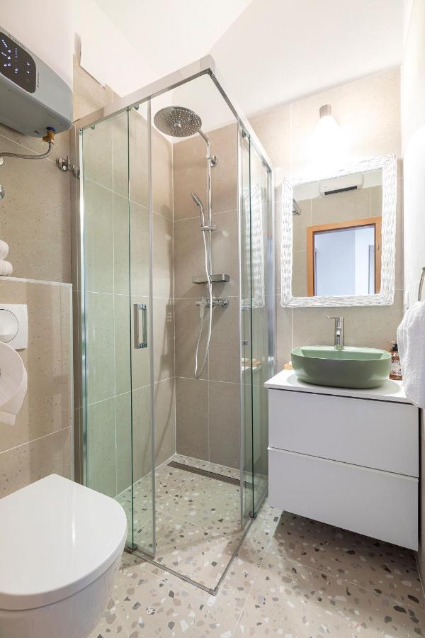 Apartman Luri Sutivan Eksteriør billede