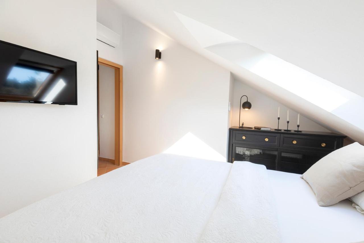 Apartman Luri Sutivan Eksteriør billede